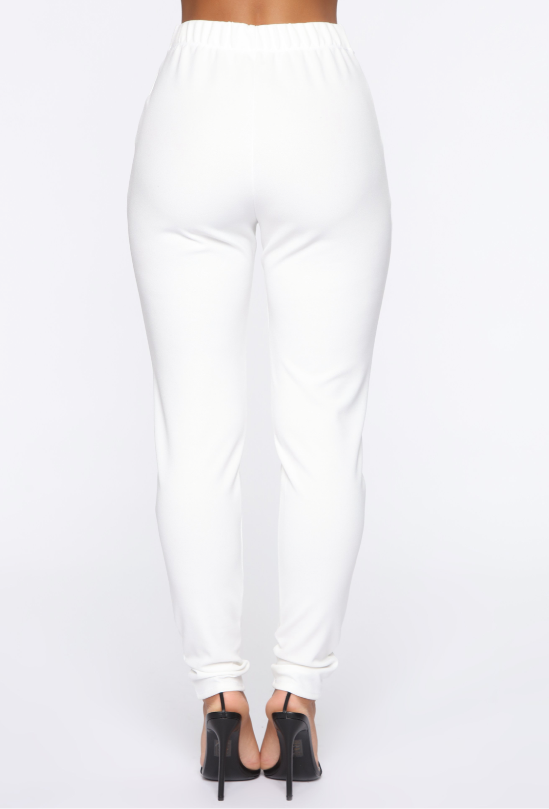 Pantalón blanco con lazo contraste