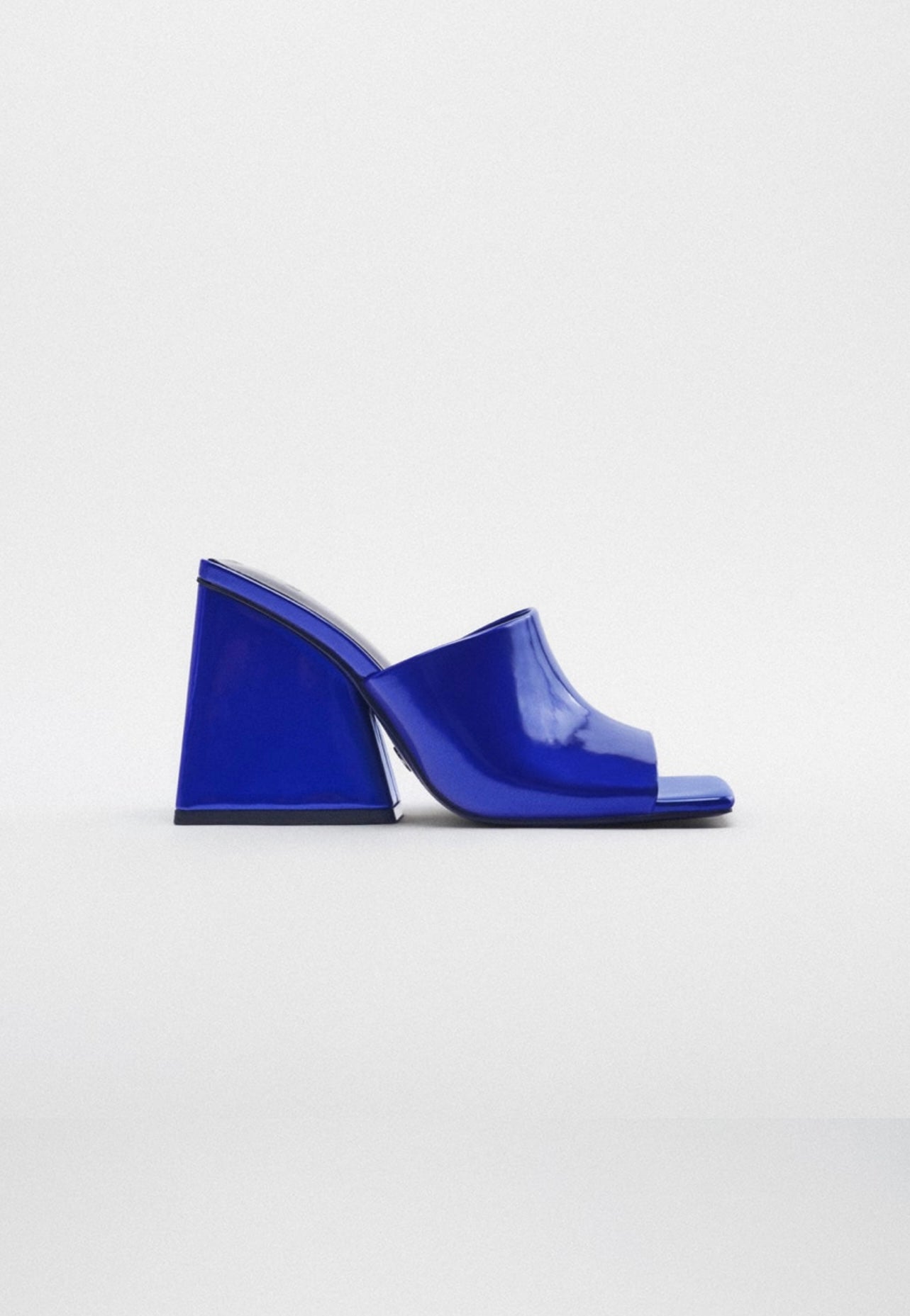 Sandalias Mules Azules Metalizadas con Tacón Bloque
