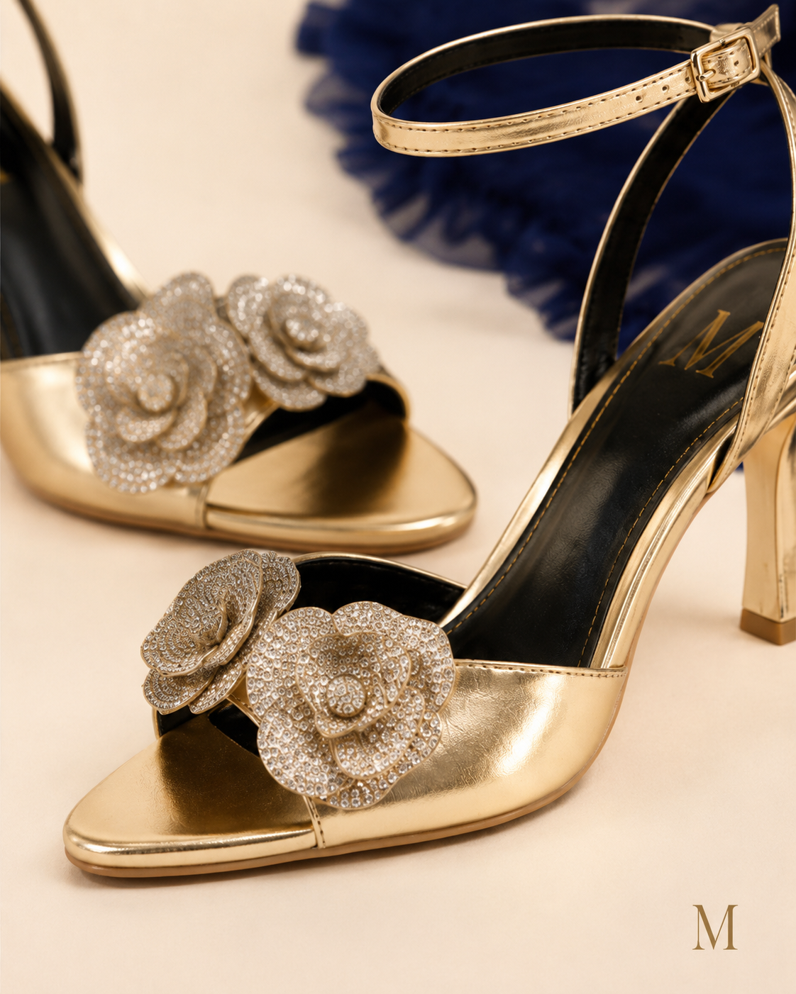 Sandalia Dorada con Flores