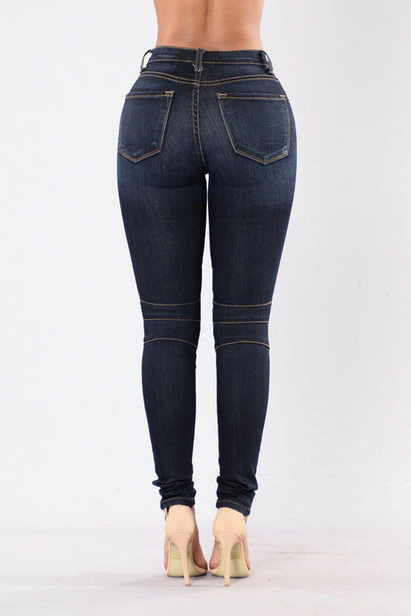 Jeans Skinny Costuras Definidas