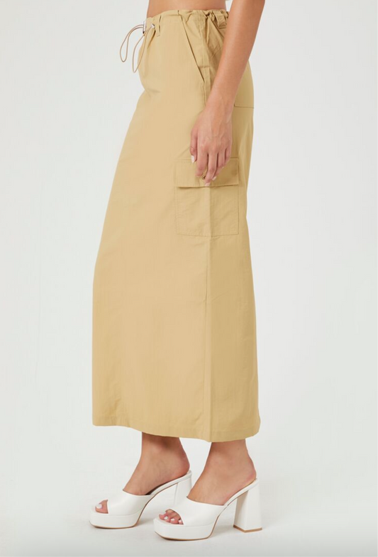 Falda cargo maxi con bolsillos laterales