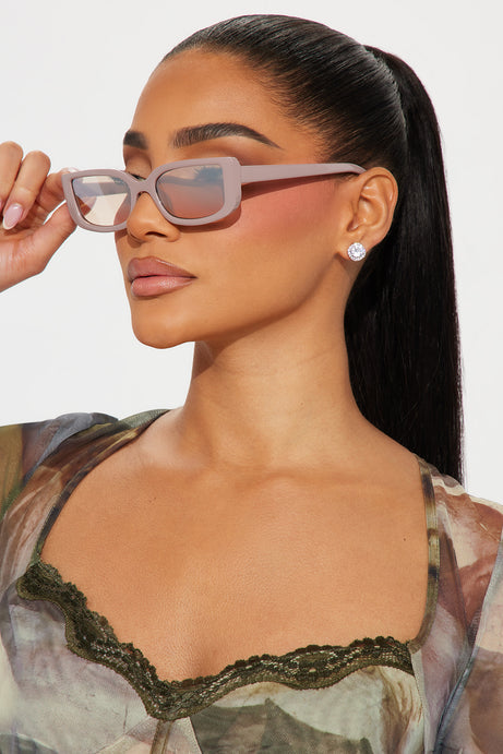 Lentes rectangulares nude
