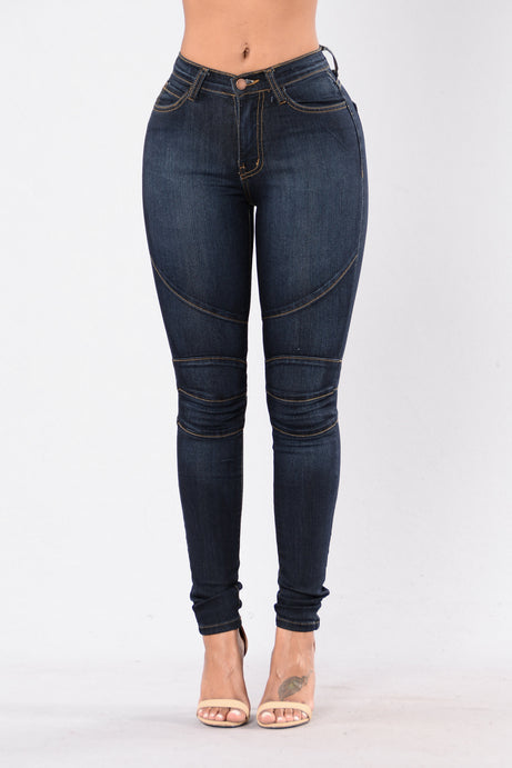 Jeans Skinny Costuras Definidas